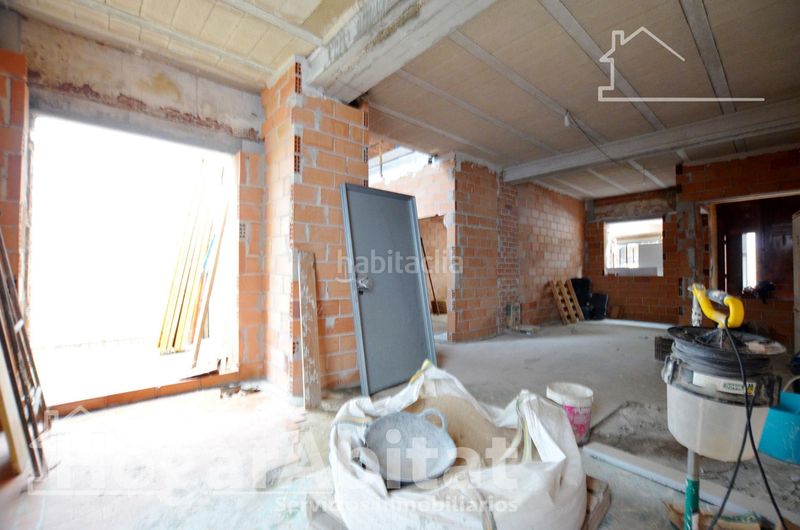 Foto 501ab835-c27d-4ab0-9664-9782797a15f3. Casa amb aparcament a Piles