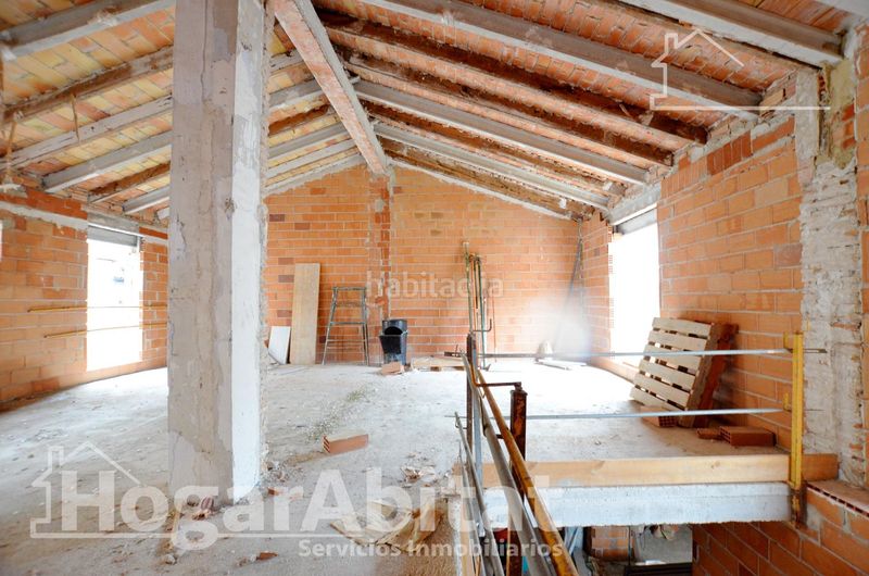 Foto 70d4829c-787b-4205-807f-4bb6f2719882. Casa amb aparcament a Piles