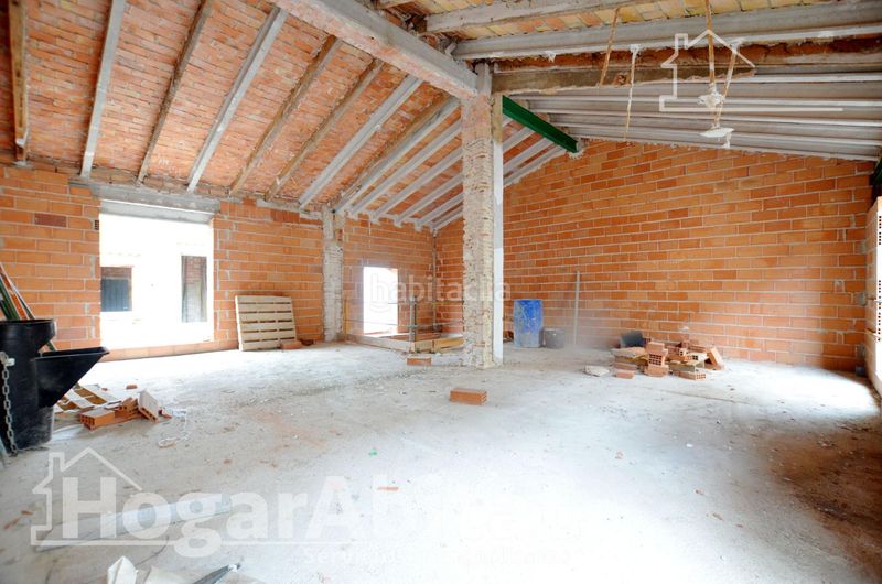 Foto 9c7bf46a-3b24-49ad-ad61-565e47c1d414. Casa amb aparcament a Piles