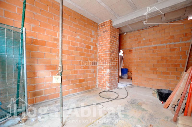 Foto a207bb36-a131-46c6-94c1-2a20be5a2640. Casa amb aparcament a Piles