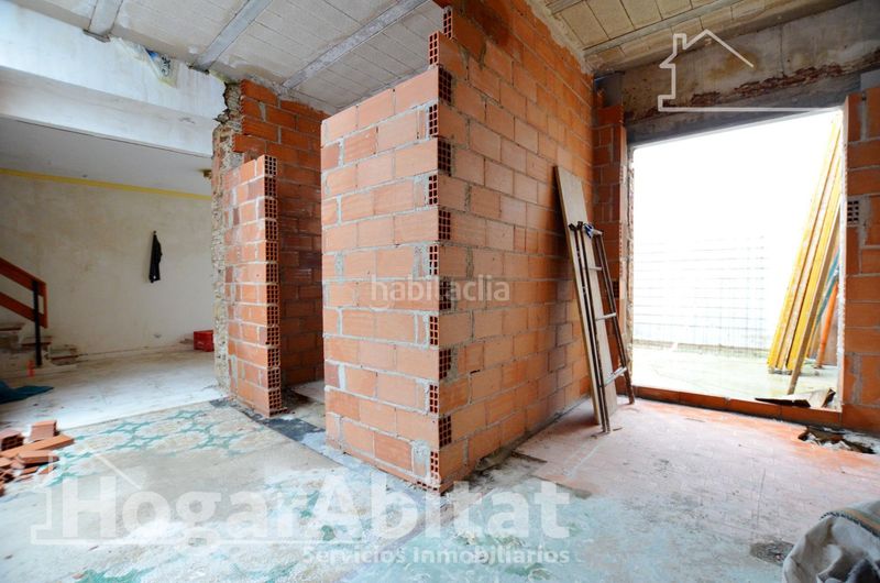 Foto b78ce9ce-d598-4f96-a912-697fb5b8d8cd. Casa amb aparcament a Piles
