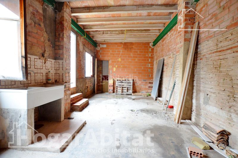 Foto d83ddabf-066a-4d02-ae0d-62d21c6cd6cc. Casa amb aparcament a Piles