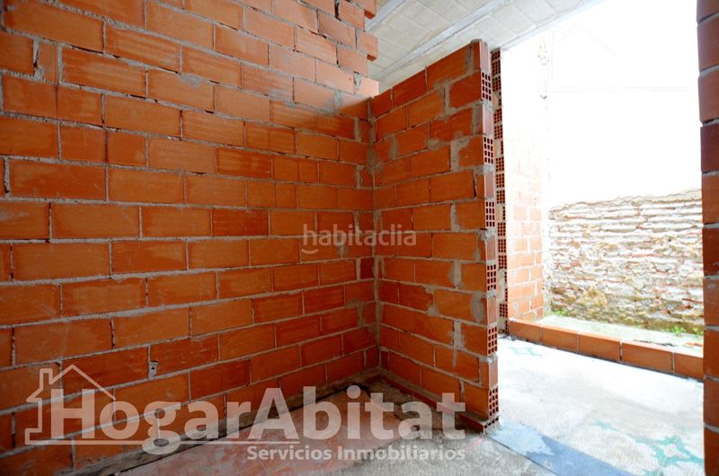 Foto f2668595-ca0e-4f59-9590-3293e7c81571. Casa amb aparcament a Piles