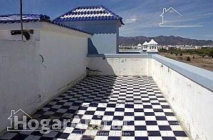 Pis  Calle de baleares. Muy acogedor, en residencial con terraza, piscina y garaje