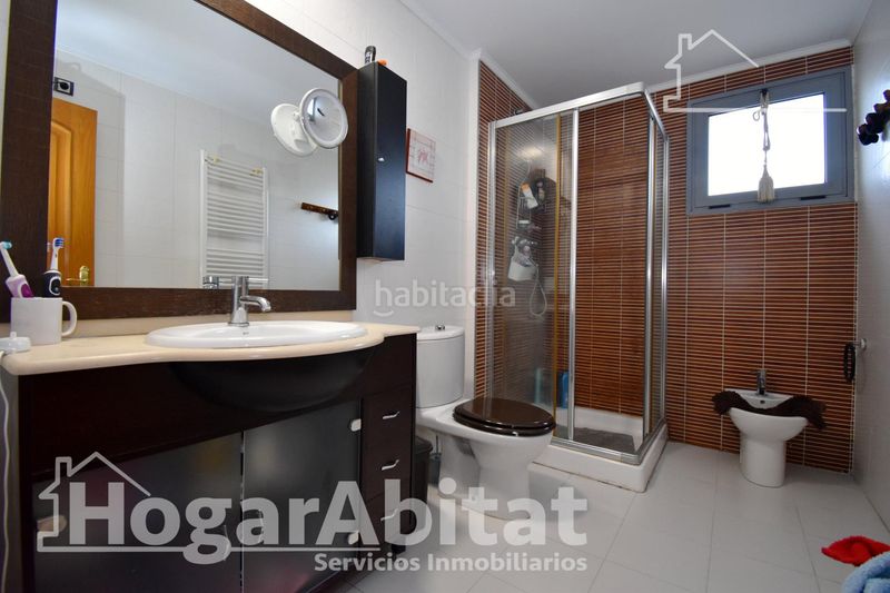 Foto 778ad607-ea22-4a95-91b6-9b744b574d2b. Casa adossada amb calefacció aparcament a Centro Almazora / Almassora