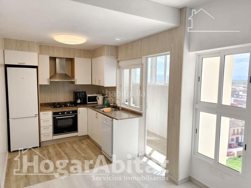 Foto f48ab421-057c-4f98-bd3a-cf9583f2b16c. Pis amb aparcament a Alginet