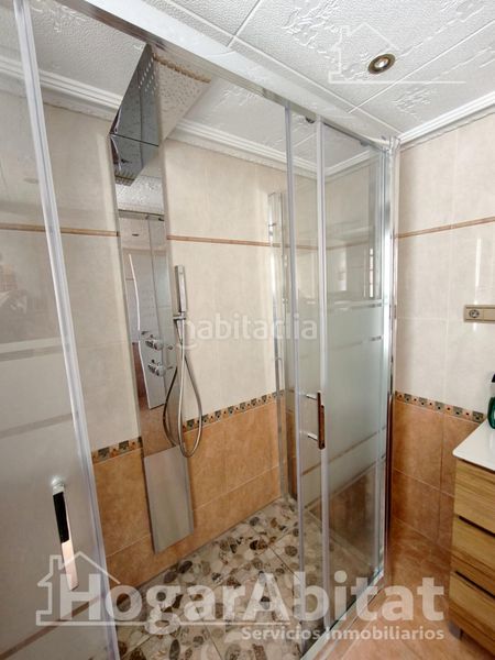 Foto f63b3794-743a-4fd8-b79a-aee2b79f0b36. Pis amb aparcament a Alginet