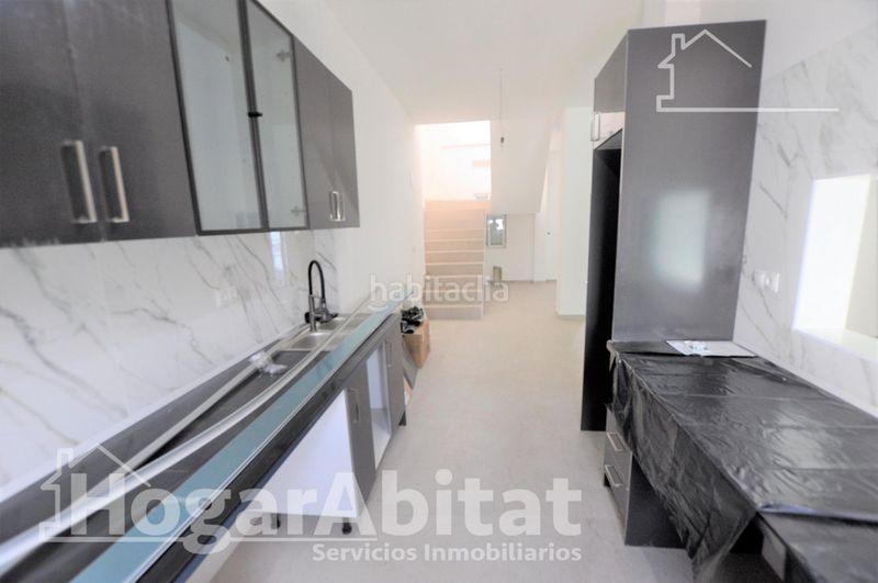 Foto 12ffbcb6-9950-4ab3-9eb0-5101bddc94f3. Casa amb aparcament a Benimàmet Valencia