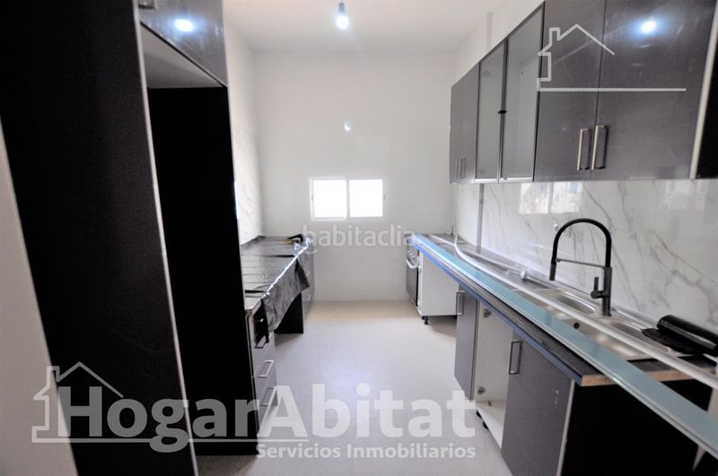 Foto 73f087d0-a10c-4f25-b812-5efbfb0d2eba. Casa amb aparcament a Benimàmet Valencia