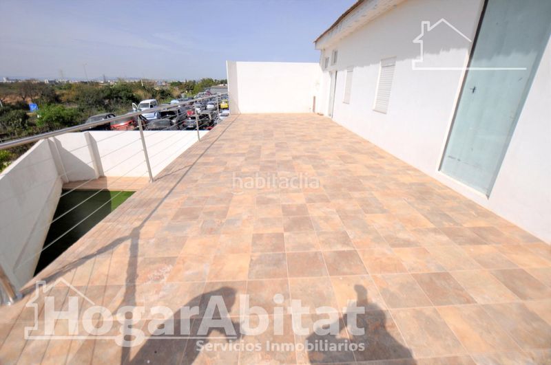 Foto 7a74960f-7276-4722-9a6e-67909bb02798. Casa amb aparcament a Benimàmet Valencia