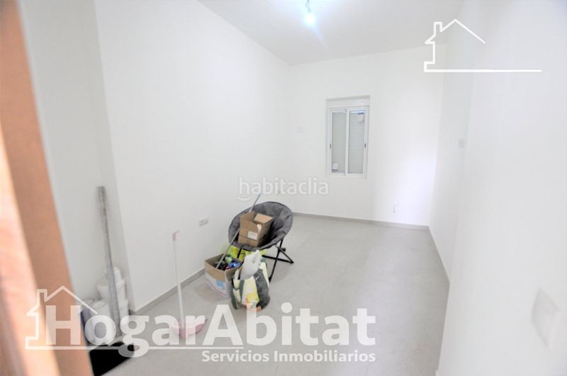 Foto a48898ed-f842-4469-87e1-49a1c86af068. Casa amb aparcament a Benimàmet Valencia