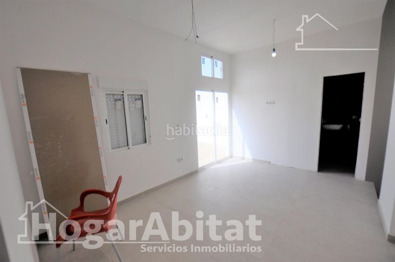 Foto d44002f1-cd4e-401a-b840-8854d4beba86. Casa amb aparcament a Benimàmet Valencia