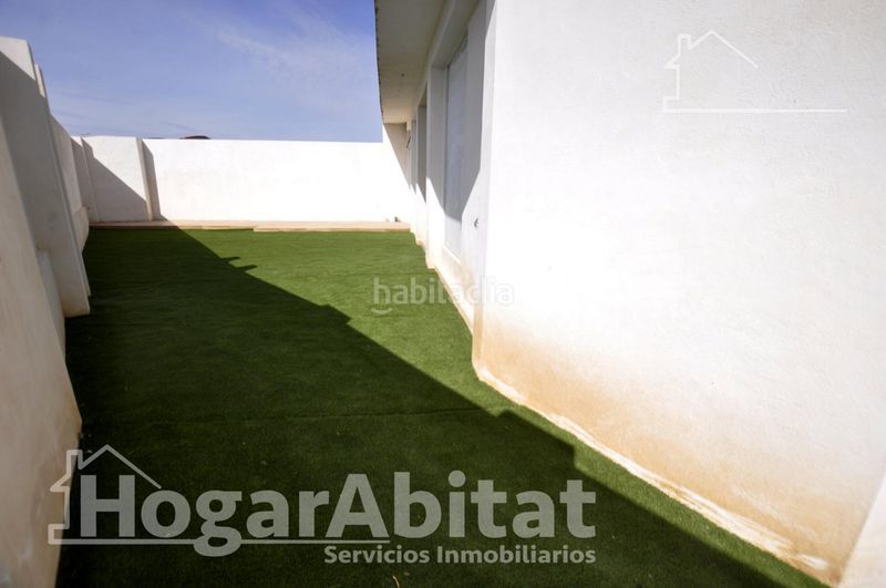 Foto d87f5da3-45ce-4722-a37b-f06f2908748f. Casa amb aparcament a Benimàmet Valencia