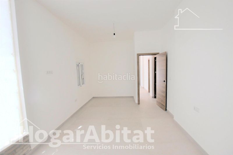 Foto dbdf291d-7bc8-4071-8794-bb1b2c78b3f1. Casa amb aparcament a Benimàmet Valencia