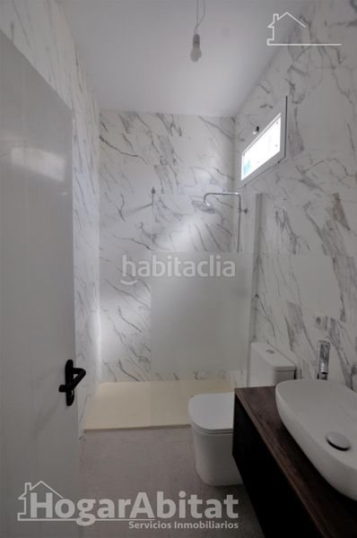 Foto edf61e7d-e4c1-4566-bd26-740bb80cc87f. Casa amb aparcament a Benimàmet Valencia
