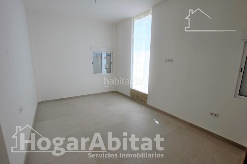 Foto f9be1ad3-c173-4535-bcc9-3a619e279119. Casa amb aparcament a Benimàmet Valencia