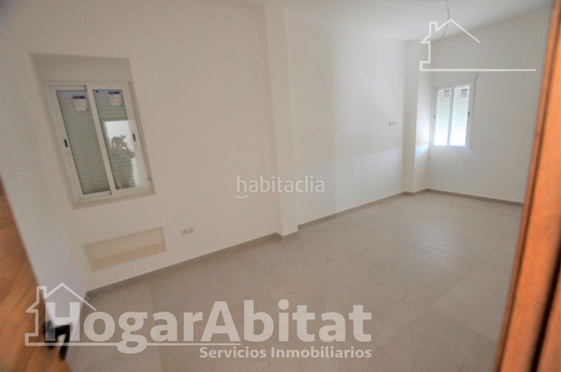 Foto f9ddbe64-51a2-45ba-a578-2030a6832a3e. Casa amb aparcament a Benimàmet Valencia