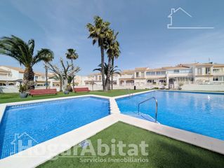 Semi detached house  Calle canarias. Adosado reformado con piscina, terraza y parking cerca de la pla