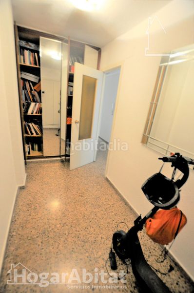 Piso alto, amplio y luminoso con balcón y ascensor en Valencia - Imagen 21