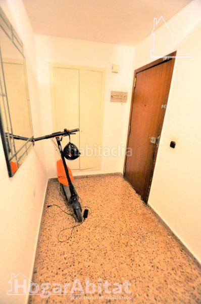Piso alto, amplio y luminoso con balcón y ascensor en Valencia - Imagen 20