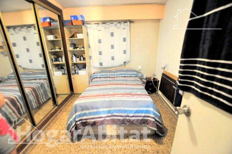 Piso alto, amplio y luminoso con balcón y ascensor en Valencia - Imagen 13