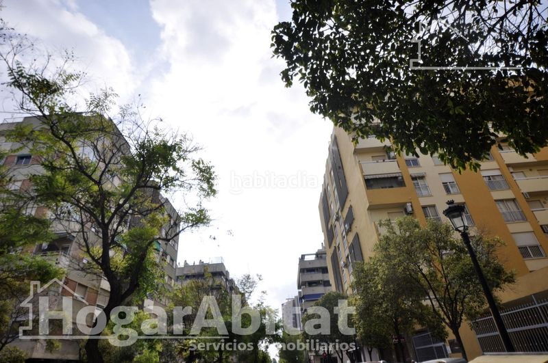 Piso alto, amplio y luminoso con balcón y ascensor en Valencia - Imagen 33
