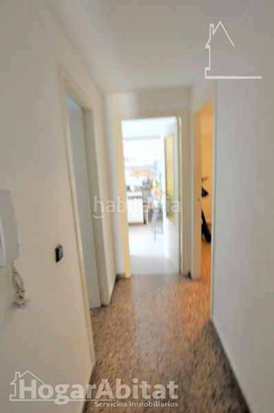 Piso alto, amplio y luminoso con balcón y ascensor en Valencia - Imagen 27