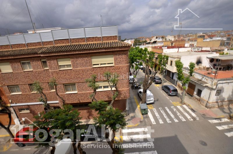 Foto dc23f9eb-1107-4945-95d5-89031cbf6f5a. Pis a El Mercado Manises