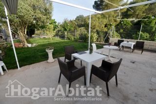 Chalet  Calle menorca. Encantador chalet! amplio y reformado con parking, terraza y par