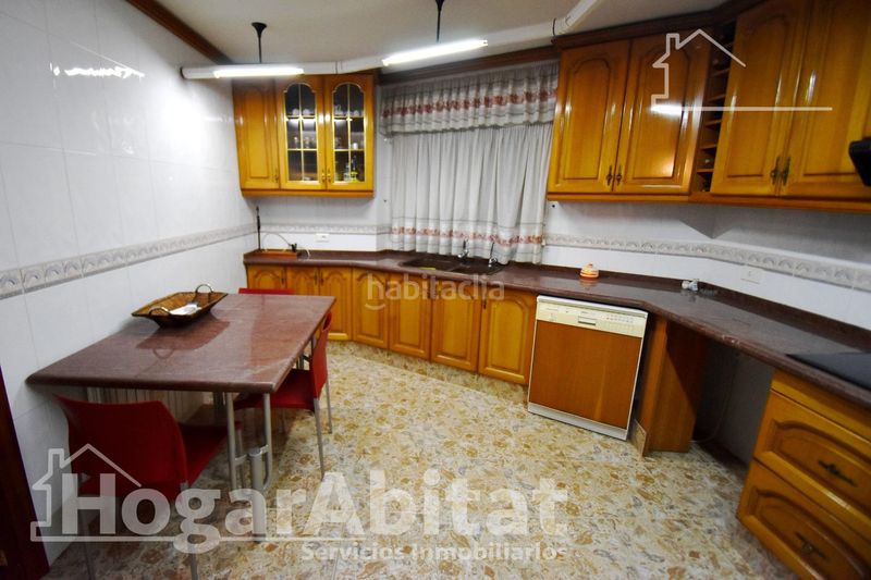 Foto 674b8cac-0ea2-4ea1-a7a7-0270b615994e. Pis amb aparcament a Alcora (l´)