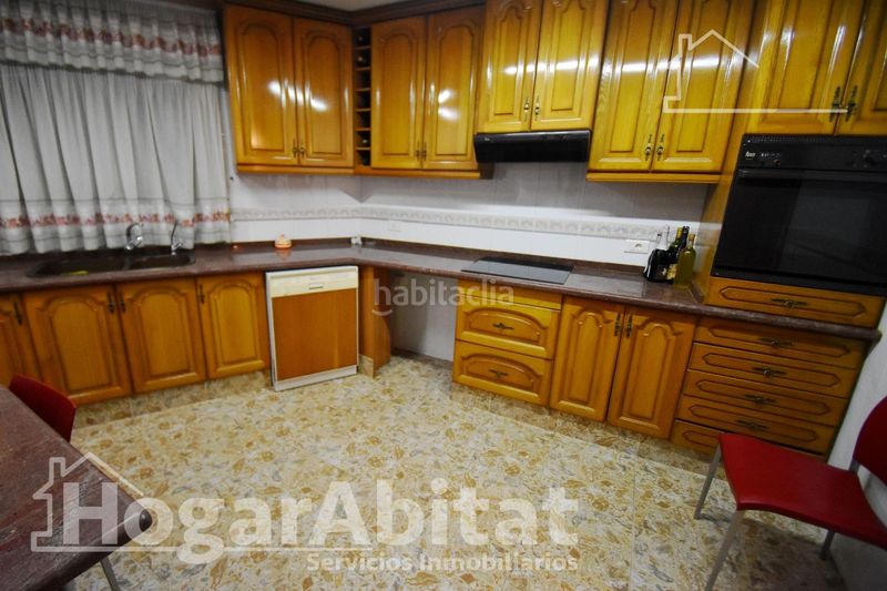 Foto f75b00ed-d107-4b1c-8c4f-786ab255545b. Pis amb aparcament a Alcora (l´)