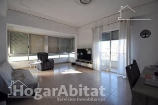 Appartamento  Calle calle colón. Reformado, amplio y exterior con balcón y trastero
