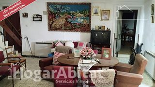 Casa  Calle de teresa cascajo. Gran oportunidad! económica y amplia casa con garaje