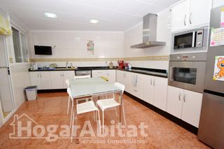 Etagenwohnung  Avenida alzira. Muy amplio con garaje y trastero