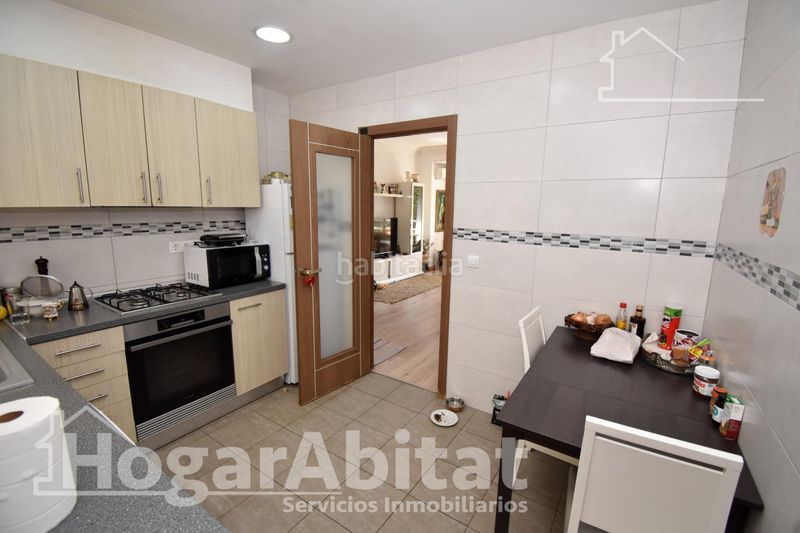 Piso reformado, exterior y amplio con 4 dormitorios en primado reig en Valencia - Imagen 7