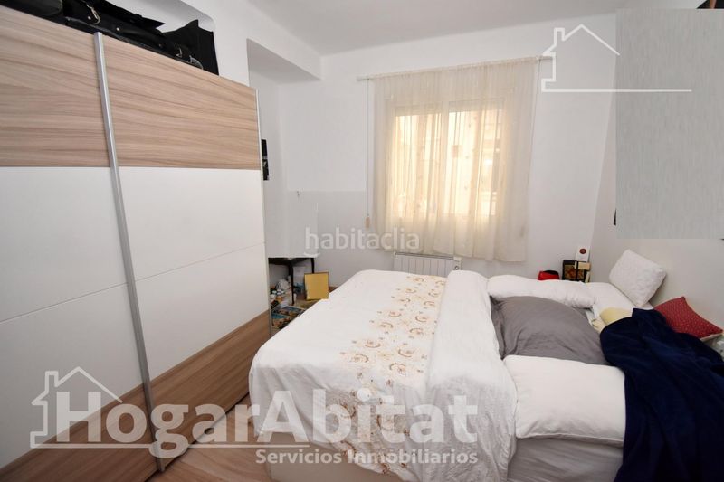 Piso reformado, exterior y amplio con 4 dormitorios en primado reig en Valencia - Imagen 17