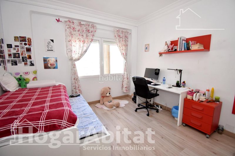 Piso reformado, exterior y amplio con 4 dormitorios en primado reig en Valencia - Imagen 22