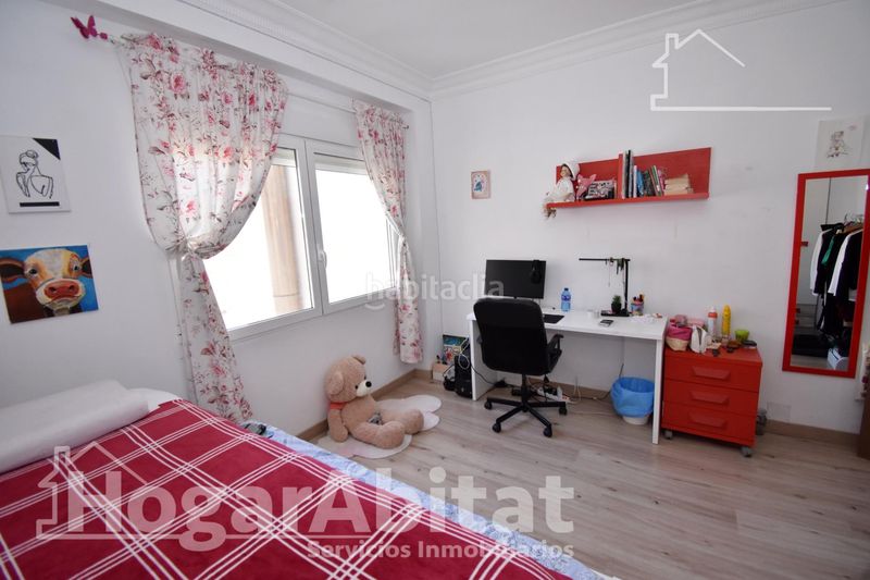 Piso reformado, exterior y amplio con 4 dormitorios en primado reig en Valencia - Imagen 21