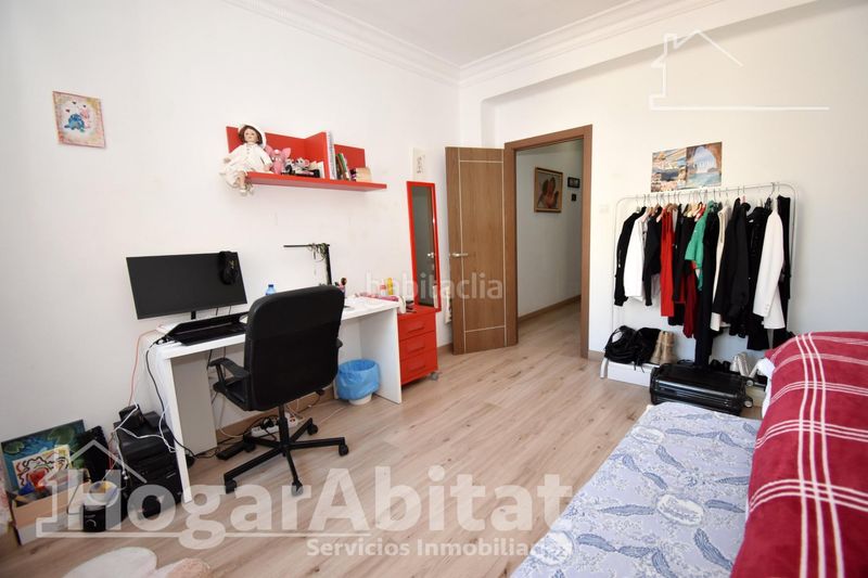Piso reformado, exterior y amplio con 4 dormitorios en primado reig en Valencia - Imagen 23