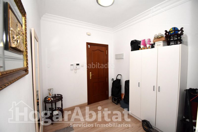 Piso reformado, exterior y amplio con 4 dormitorios en primado reig en Valencia - Imagen 33