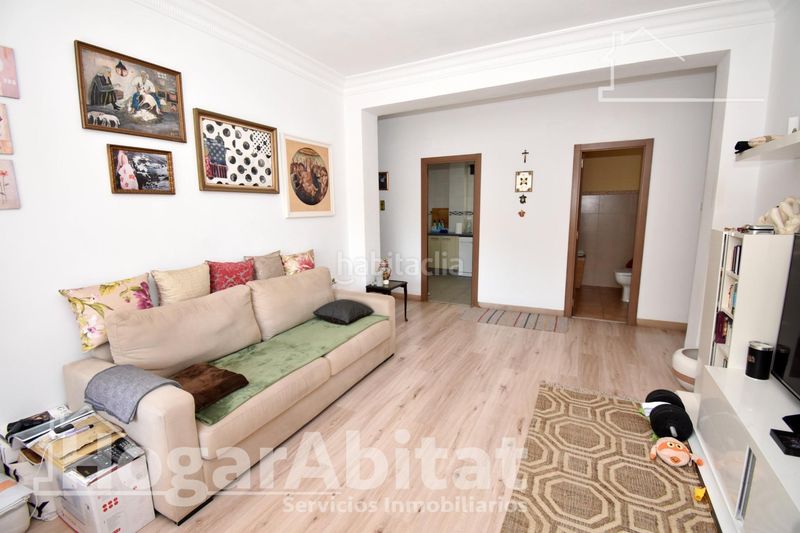 Piso reformado, exterior y amplio con 4 dormitorios en primado reig en Valencia - Imagen 3