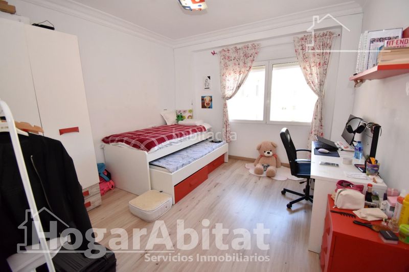 Piso reformado, exterior y amplio con 4 dormitorios en primado reig en Valencia - Imagen 20