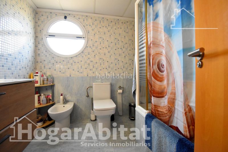 Foto ad8249db-4348-46c5-972c-3d763a1dc94f. Casa adossada amb aparcament a Bellreguard