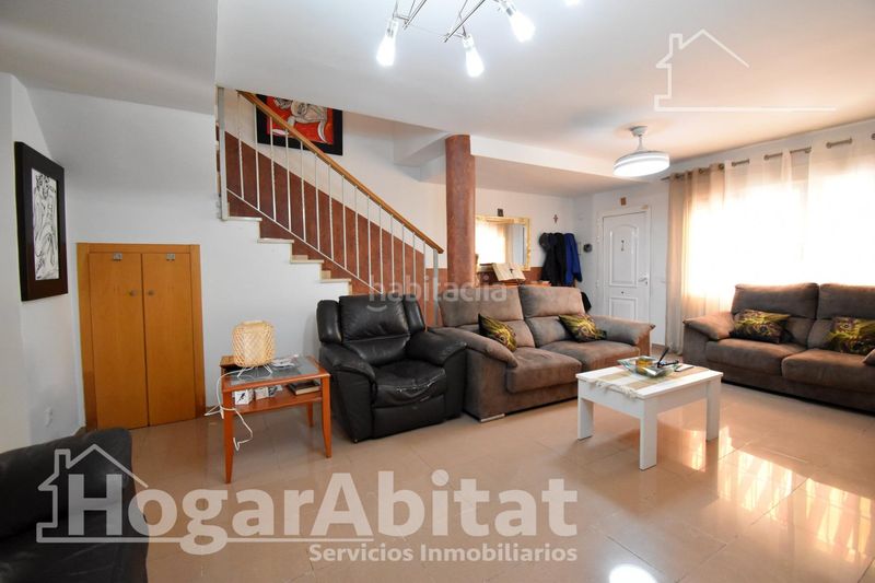 Foto aff71d36-565c-407e-88e7-318d04fa095b. Casa adossada amb aparcament a Bellreguard