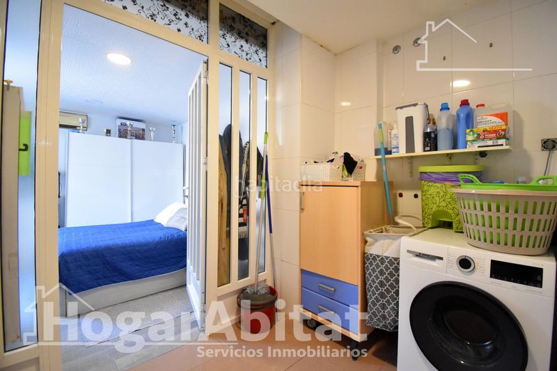 Foto b99fb68b-a0a3-437f-b1b7-fcb36e01a1d0. Casa adossada amb aparcament a Bellreguard