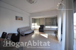 Etagenwohnung  Calle calle colón. Reformado, amplio y exterior con balcón y trastero