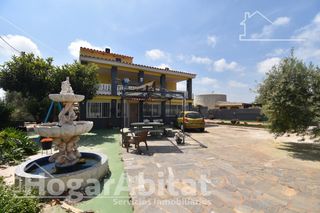 Xalet  Partida pinella. Chalet rústico con piscina, terraza y parking