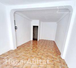 Local Comercial  Calle alqueríes de bellver. Oportunidad de inversión! local comercial luminoso y económico p