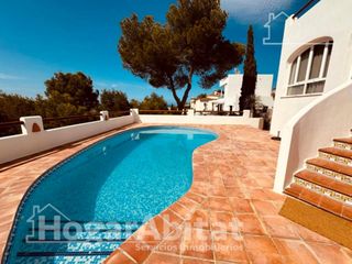 Xalet  Carrer atamant. Precioso chalet con piscina, 3 terrazas, garaje y licencia turís