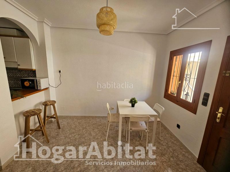 Foto 2e8ee9e0-70ed-43f9-a516-7fb19d4c88a7. Casa adossada amb aparcament piscina a Playa Flamenca Orihuela